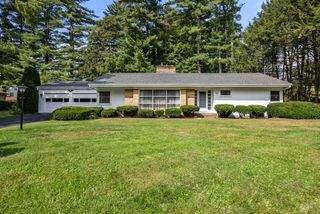 11 Highland Cir, Westfield, MA 01085