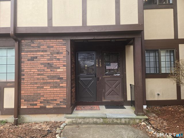 116 Foxwood Close 116, Milford, CT 06461
