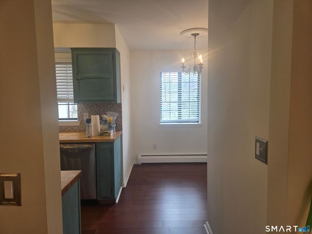 116 Foxwood Close 116, Milford, CT 06461