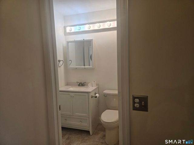 116 Foxwood Close 116, Milford, CT 06461