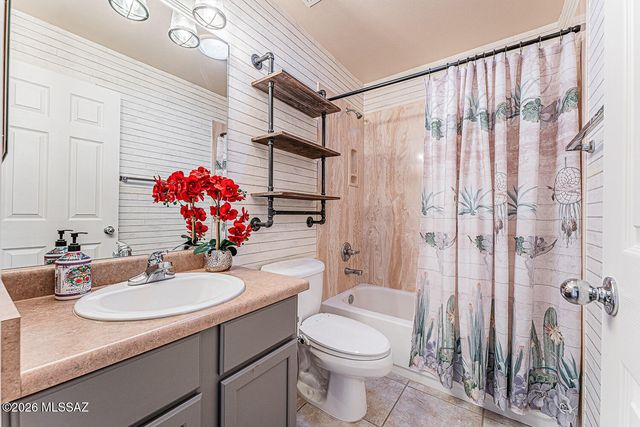 1102 W Camino Monte Cristo, Green Valley, AZ 85614