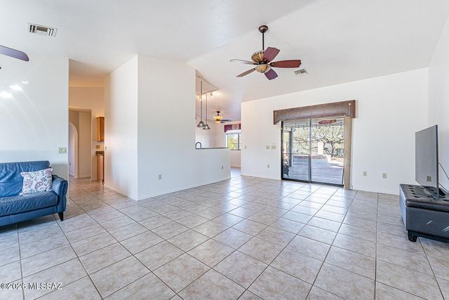 1102 W Camino Monte Cristo, Green Valley, AZ 85614