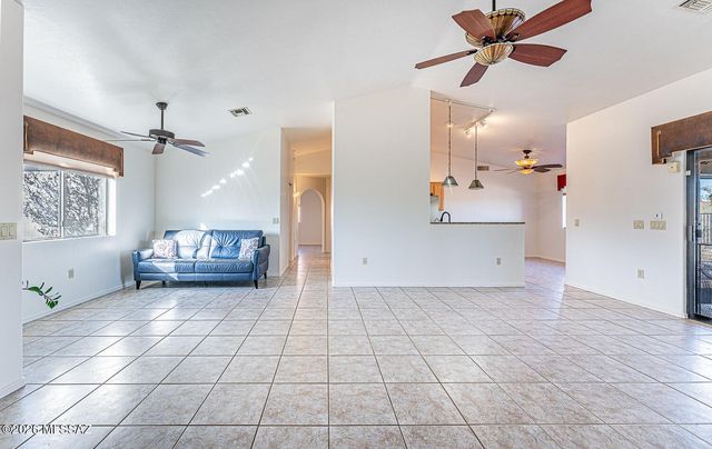 1102 W Camino Monte Cristo, Green Valley, AZ 85614