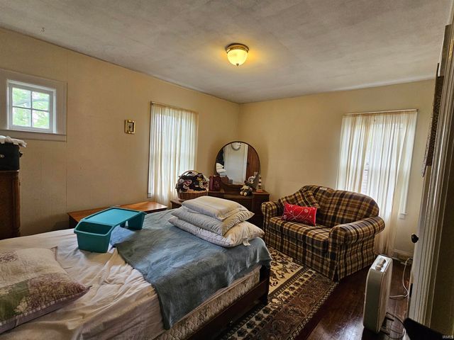 926 E Victoria Street, South Bend, IN 46614