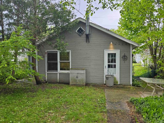 926 E Victoria Street, South Bend, IN 46614