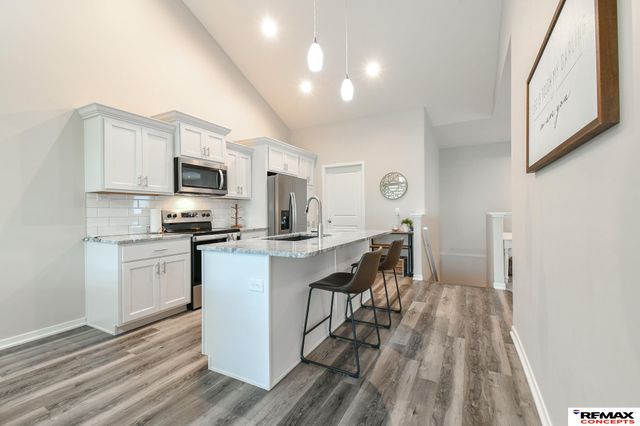 303 Half Moon Drive, Lincoln, NE 68527