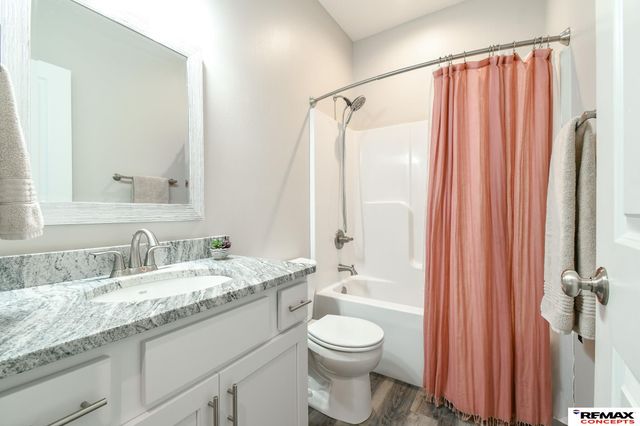 303 Half Moon Drive, Lincoln, NE 68527