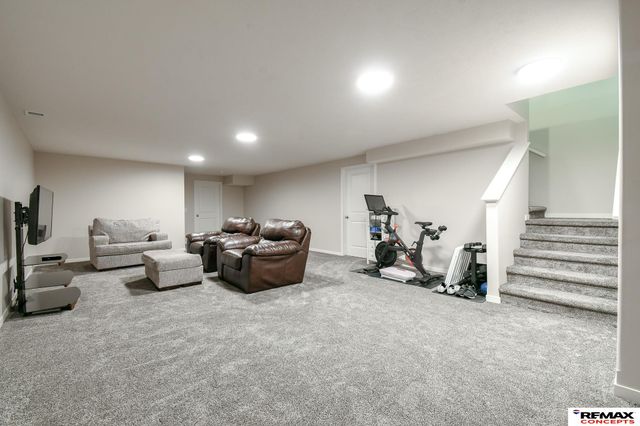 303 Half Moon Drive, Lincoln, NE 68527