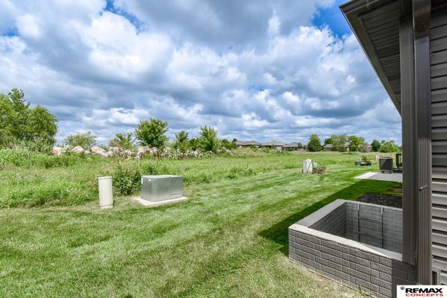 303 Half Moon Drive, Lincoln, NE 68527