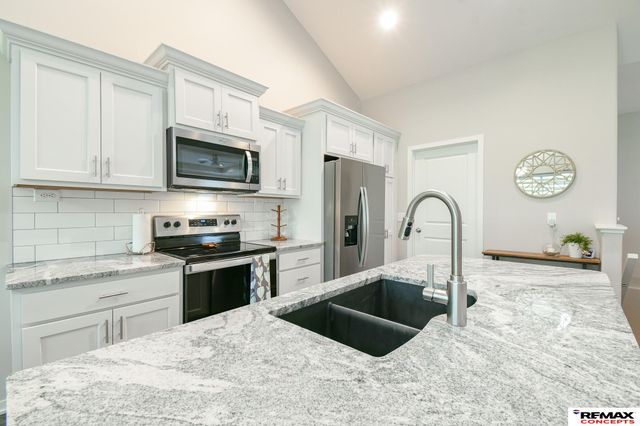 303 Half Moon Drive, Lincoln, NE 68527