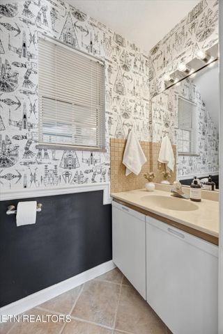 4838 Jenkins Rd, Knoxville, TN 37918