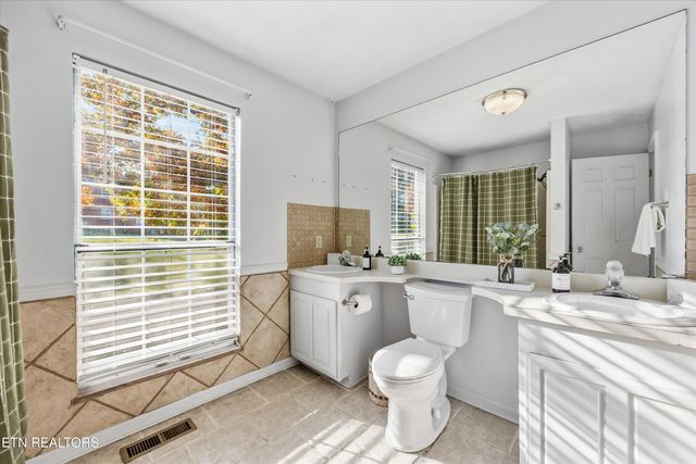 4838 Jenkins Rd, Knoxville, TN 37918