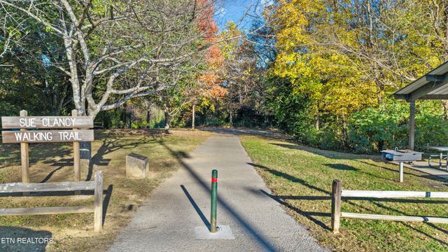 4838 Jenkins Rd, Knoxville, TN 37918