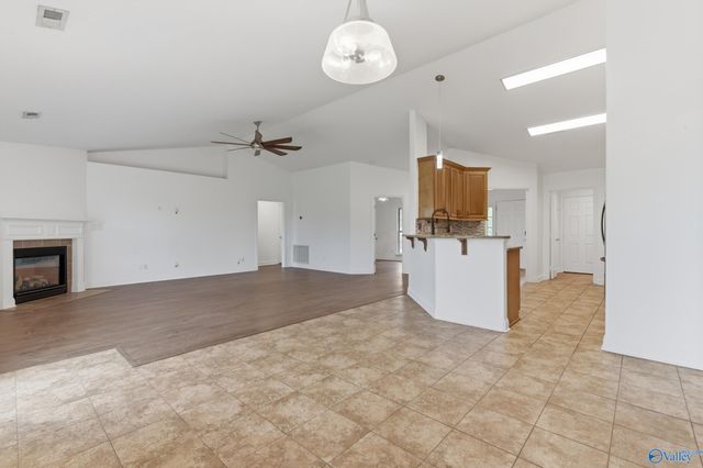 132 Bridge Crest Drive, Harvest, AL 35749