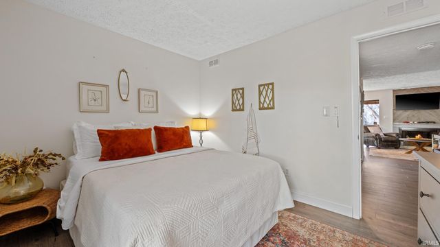9006 S Pointe Ridge Ln Unit 4, Bloomington, IN 47401