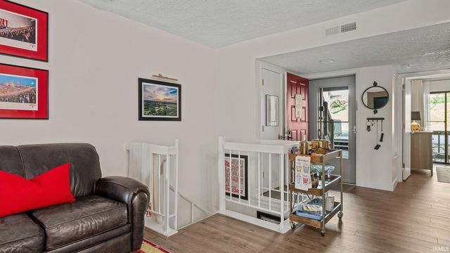 9006 S Pointe Ridge Ln Unit 4, Bloomington, IN 47401