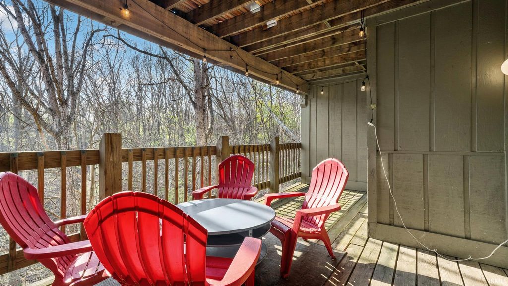 9006 S Pointe Ridge Ln Unit 4, Bloomington, IN 47401