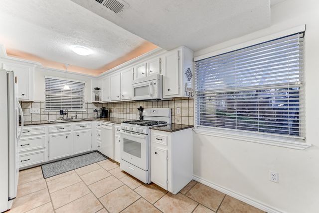 430 Dogwood Lane W, Crockett, TX 75835