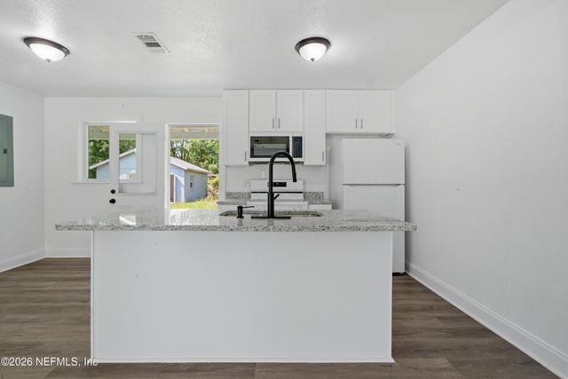 8988 CASTLE Boulevard, Jacksonville, FL 32208