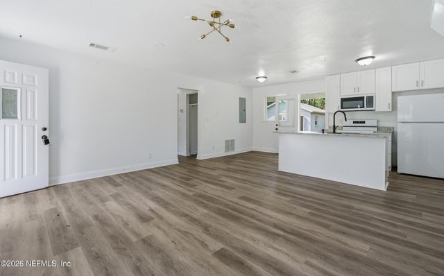8988 CASTLE Boulevard, Jacksonville, FL 32208