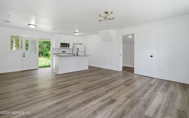 8988 CASTLE Boulevard, Jacksonville, FL 32208