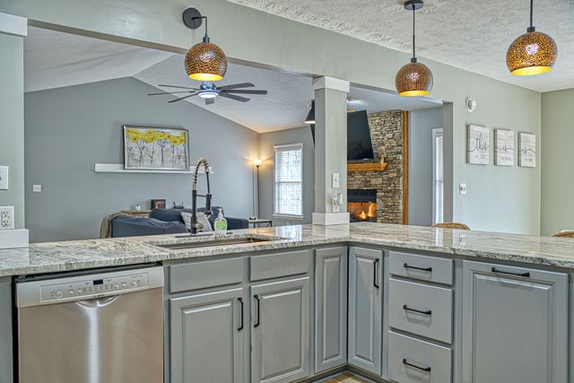 715 Stoneybrook Ct, Cookeville, TN 38506