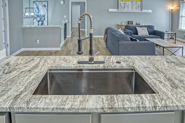 715 Stoneybrook Ct, Cookeville, TN 38506