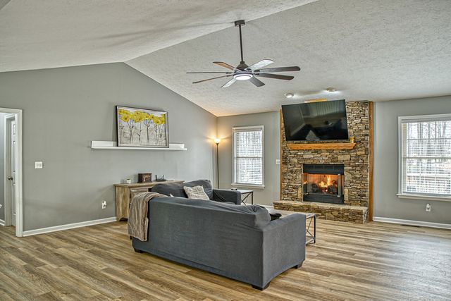 715 Stoneybrook Ct, Cookeville, TN 38506