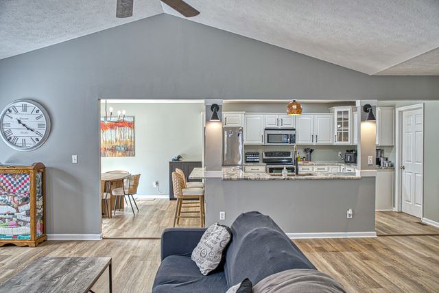 715 Stoneybrook Ct, Cookeville, TN 38506