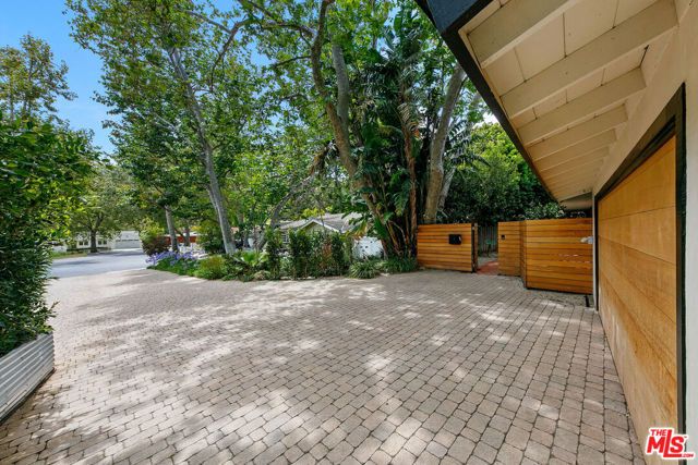 30601 Sicomoro Drive, Malibu, CA 90265