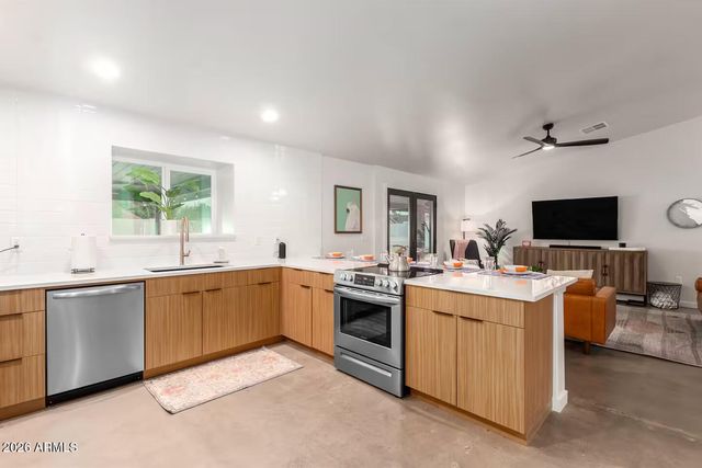2501 N CHOLLA Street, Chandler, AZ 85224