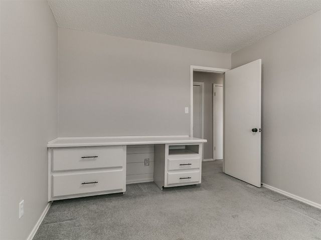 300 Woodside Drive, Norman, OK 73071