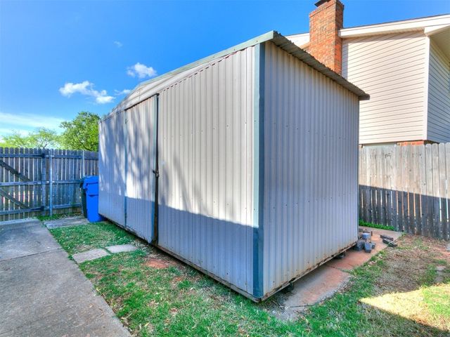300 Woodside Drive, Norman, OK 73071