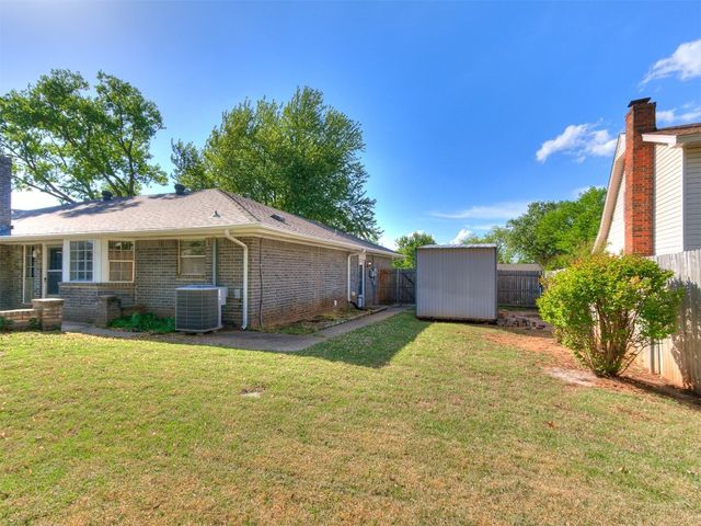 300 Woodside Drive, Norman, OK 73071