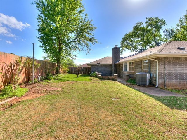 300 Woodside Drive, Norman, OK 73071