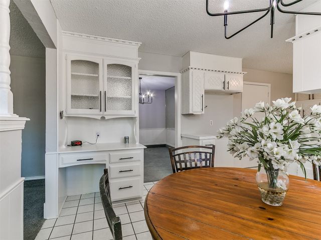 300 Woodside Drive, Norman, OK 73071