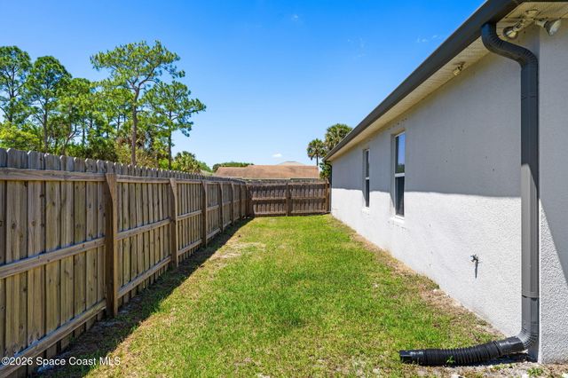 431 Fillmore Avenue NE, Palm Bay, FL 32907