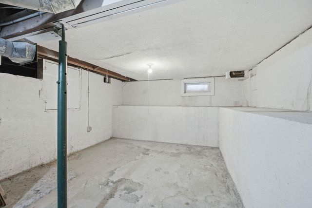 3128 Indian Road, Davenport, IA 52802