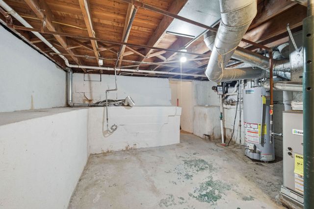 3128 Indian Road, Davenport, IA 52802