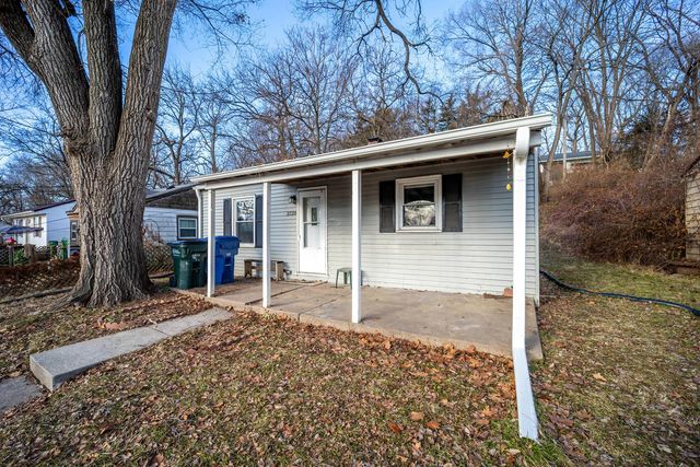 3128 Indian Road, Davenport, IA 52802