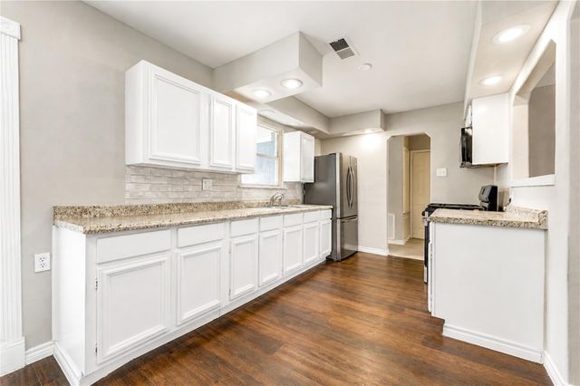 2614 7th Avenue N, Texas City, TX 77590