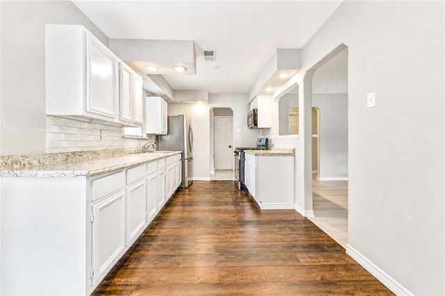 2614 7th Avenue N, Texas City, TX 77590