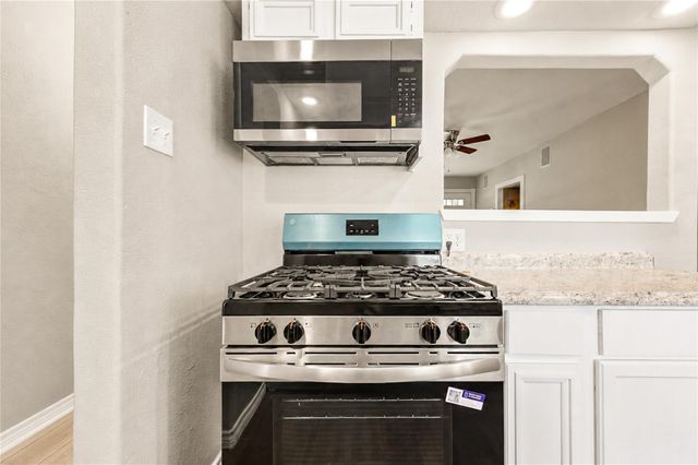 2614 7th Avenue N, Texas City, TX 77590