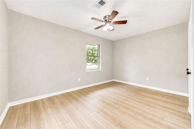 2614 7th Avenue N, Texas City, TX 77590