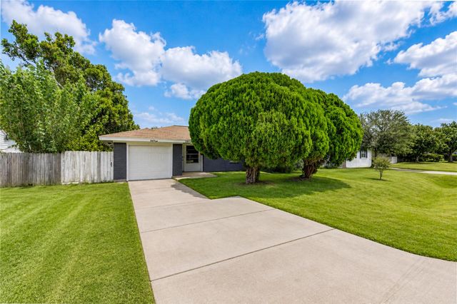 2614 7th Avenue N, Texas City, TX 77590
