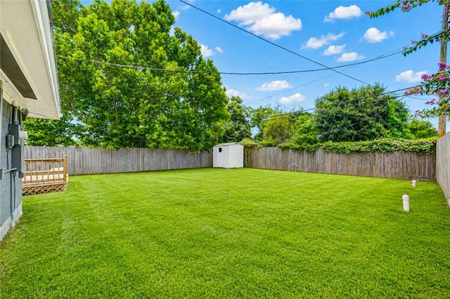 2614 7th Avenue N, Texas City, TX 77590
