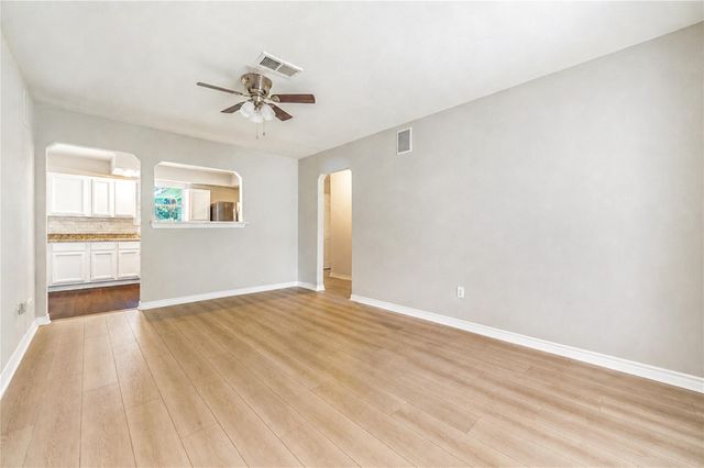 2614 7th Avenue N, Texas City, TX 77590