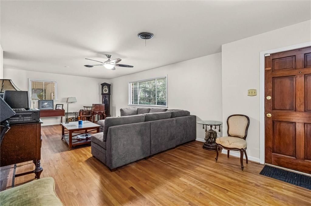 269 Hillcrest Drive, Mobile, AL 36609 — photo 2