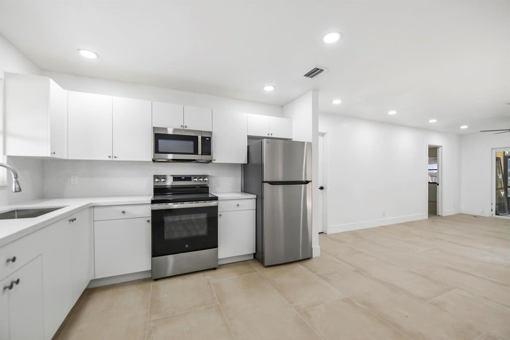 12452 Guilford Way, Wellington, FL 33414