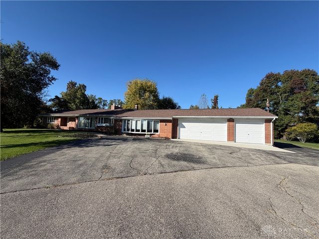 1441 S Dixie Drive, Vandalia, OH 45377